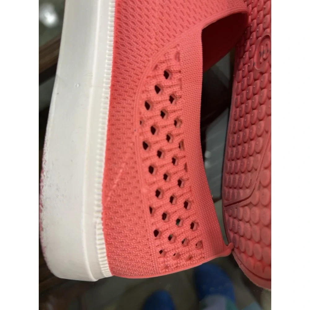 Layer Women's Knit Slip On Sneakers Coral Pink Size 10 Lightweight Shoe